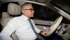 Sivas Valisi Şimşek, yapımı süren Yağdonduran Tüneli'ni makam aracıyla geçti 