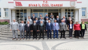 Sivas Valisi Yılmaz Şimşek, İl Özel İdaresini ziyaret etti