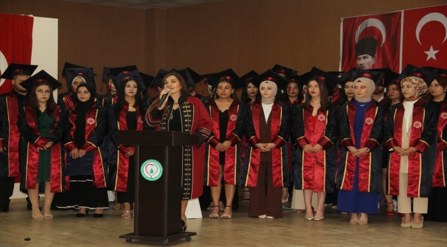 Suşehri Sağlık Yüksekokulu'nda mezuniyet heyecanı