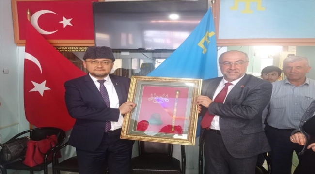 Ukrayna'nın Ankara Büyükelçisi Vasyl Bodnar, Konya'da Kırım Türkleri Derneğini ziyaret etti