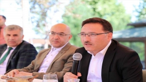 Vali Gökmen Çiçek turizm acenteleri ve otel yöneticileriyle bir araya geldi