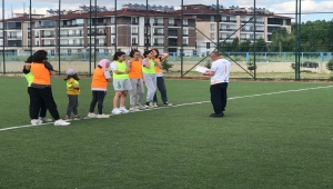 Beyşehir'de genç kızlar futbol sahalarına iniyor