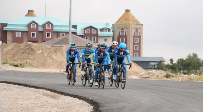 Dünyanın dört bir yanından bisiklet takımları Erciyes'i mesken tuttu