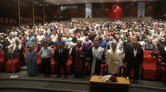 Erciyes Üniversitesi Süleyman Çetinsaya İletişim Fakültesi'nde mezuniyet sevinci yaşandı