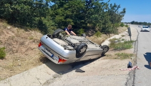 Eskişehir'de devrilen otomobildeki 2 kişi öldü, 2 kişi yaralandı