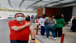 Eskişehir'de Kovid-19'a karşı yeni hatırlatma dozunun uygulanmasına başlandı