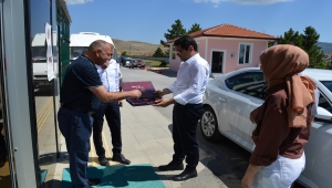 Hüyük Kaymakamı Hasan Çimer sağlık çalışanlarını ziyaret etti