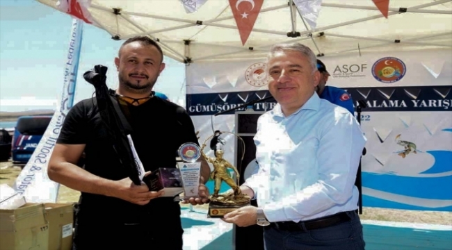 Kayseri'de "4. Turna Balığı Yakalama Yarışması" düzenlendi
