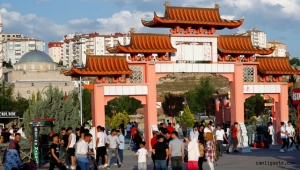 Kayseri'de Anadolu Harikalar Diyarı'nda bayram yoğunluğu 