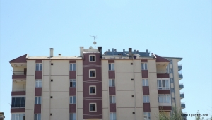 Kayseri'de apartmanın çatısında yangın