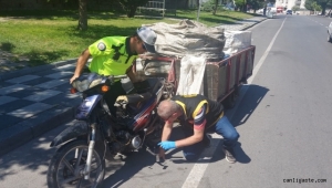Kayseri'de oto hırsızlık polislerinden denetim