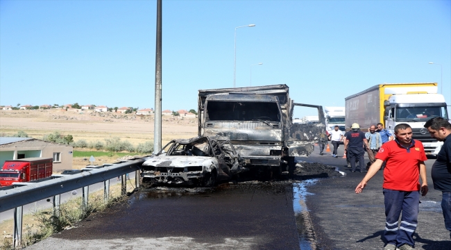 Kayseri'deki trafik kazasında ölen 2 kişinin kimlikleri tespit edildi