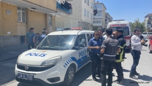 Kayseri Kocasinan'da kocasının rehin aldığı kadını polis kurtardı 