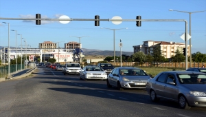 "Kilit kavşak" Kırıkkale'de trafik yoğunluğu yaşanıyor
