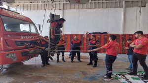 Kırşehir'de itfaiye personeline uygulamalı ileri düzey kurtarma eğitimi verildi