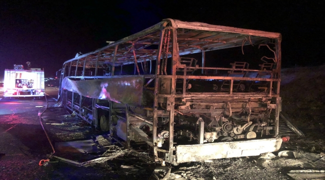 Kırşehir'de seyir halindeki yolcu otobüsünde çıkan yangın söndürüldü