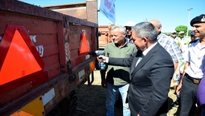 Kırşehir Valisi Buhara, "Reflektör Tak, Görünür Ol" uygulamasına katıldı