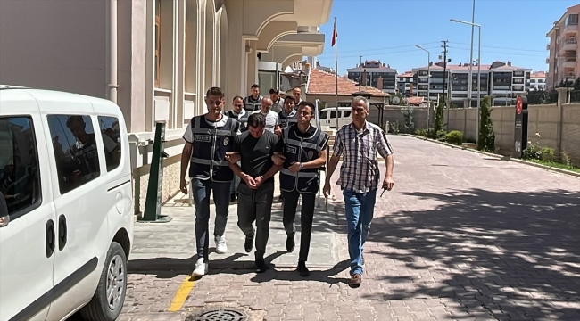 Konya'da kuyumcudan döviz çalan zanlılar Adana'da yakalandı