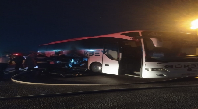 Konya'da seyir halindeki yolcu otobüsünde çıkan yangın söndürüldü