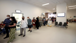 Kovid-19'a karşı yeni hatırlatma dozuna yoğun ilgi