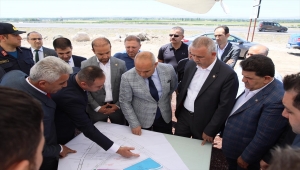 Niğde Valisi Koç "Tekstil Kent" inşaatında incelemelerde bulundu