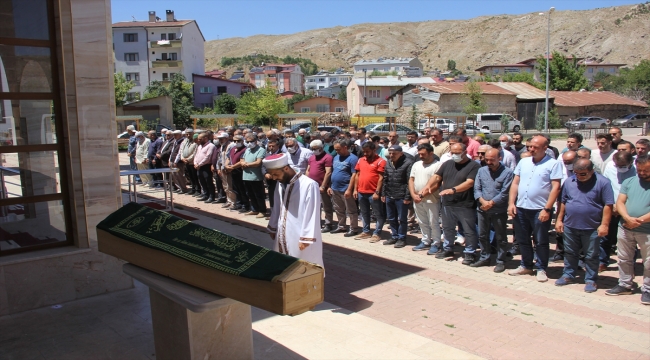 Sivas'ta barajda boğulan öğretmenin cenazesi defnedildi
