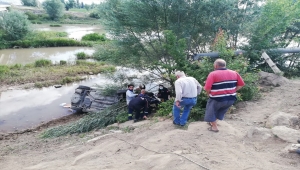 Sivas'ta Kızılırmak'a devrilen otomobildeki 3 kişi yaralandı