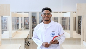 Türkiye'de aldığı tıp eğitimiyle ülkesine şifa götürmek istiyor