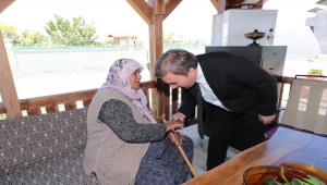 Vali Hamza Aydoğdu 15 Temmuz şehidinin annesini ziyaret etti