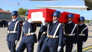 Van'da şehit olan Uzman Çavuş Bozkurt'un naaşı memleketi Kayseri'ye getirildi