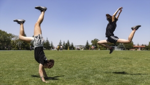 YKS'de derece yapan ikizlerden çifte hedef 