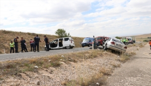 Yozgat'ta iki aracın çarpıştığı kazada 2 kişi öldü, 4 kişi yaralandı