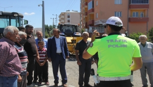 Zara'da traktör sürücüleri bilgilendirildi