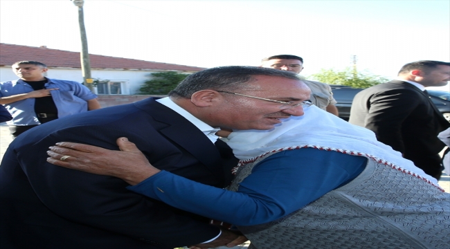 Adalet Bakanı Bozdağ, Yozgat'ta şehit Özdemir'in ailesini ziyaret etti