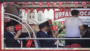 Ankara'da gaziler ve çocuklar Büyük Zafer'i birlikte kutladı