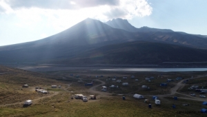 Erciyes yaz aylarında da bir başka güzel 