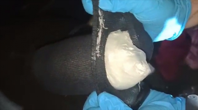 Eskişehir'de çorapların içine gizlenmiş 1,5 kilogram uyuşturucu ele geçirildi