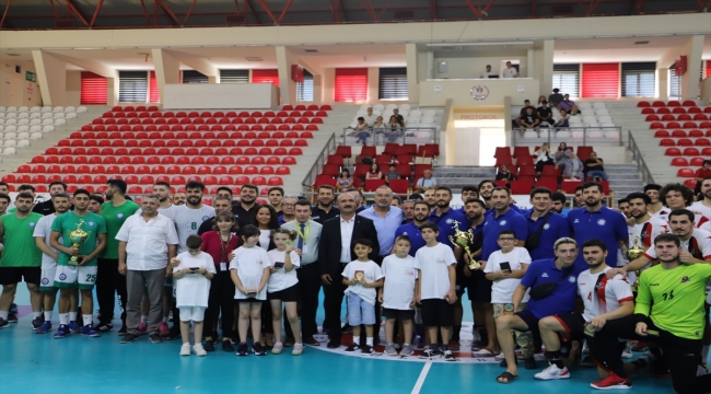 Eskişehir'de düzenlenen 2. Ulusal Yunus Emre Hentbol Turnuvası sona erdi 