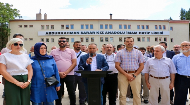 Eskişehir'de şarkıcı Gülşen'in imam hatip mensuplarıyla ilgili sözlerine tepki