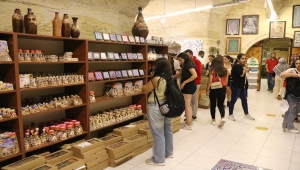 Farklı illerden Nevşehir'e gelen gençler müzeleri gezdi