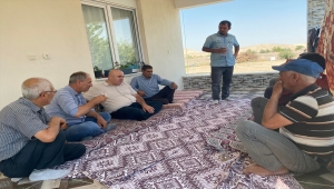 Karaman'da balya yüklü 2 römork yandı