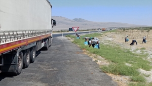 Karapınar'da kara yolunda temizlik