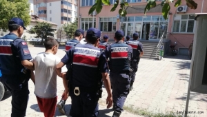 Kayseri'de araçlardan değerli eşyalar çalan 3 zanlı yakalandı