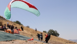 Kayseri'de Yamaç Paraşütü Ali Dağı Mesafe Şampiyonasında son durum