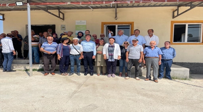 Kırşehir'de AK Parti heyeti köylerde muhtarlar ve çiftçilerin taleplerini dinledi