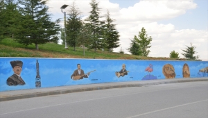 Kırşehir'in simgeleri, KAEÜ rektörlük binası duvarlarına resmedildi