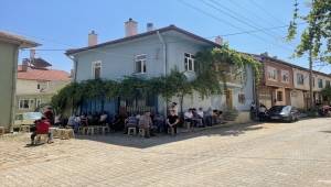 Lösemi nedeniyle yaşamını yitiren doktorun cenazesi Konya'da toprağa verildi