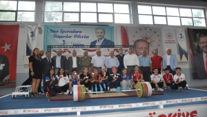 Minikler Türkiye Halter Şampiyonası'nın ikinci etabı Konya'da başladı 