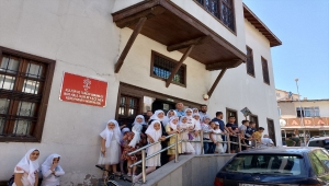 Niğde'de Kur'an kursu öğrencileri için tasavvuf müziği dinletisi 