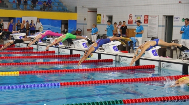 Paletli Yüzme Türkiye Şampiyonası, Kayseri'de devam ediyor